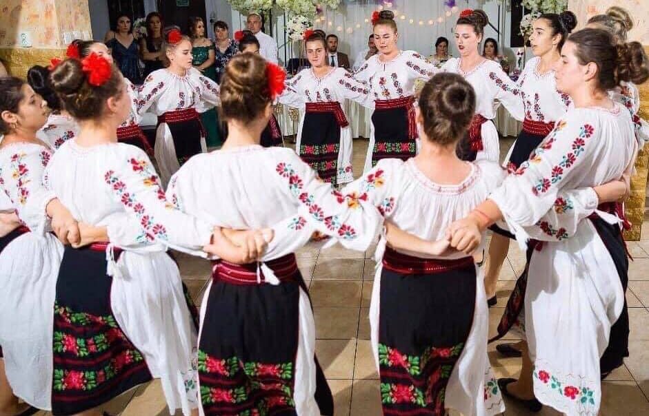 Lecții de dansuri populare Brașov